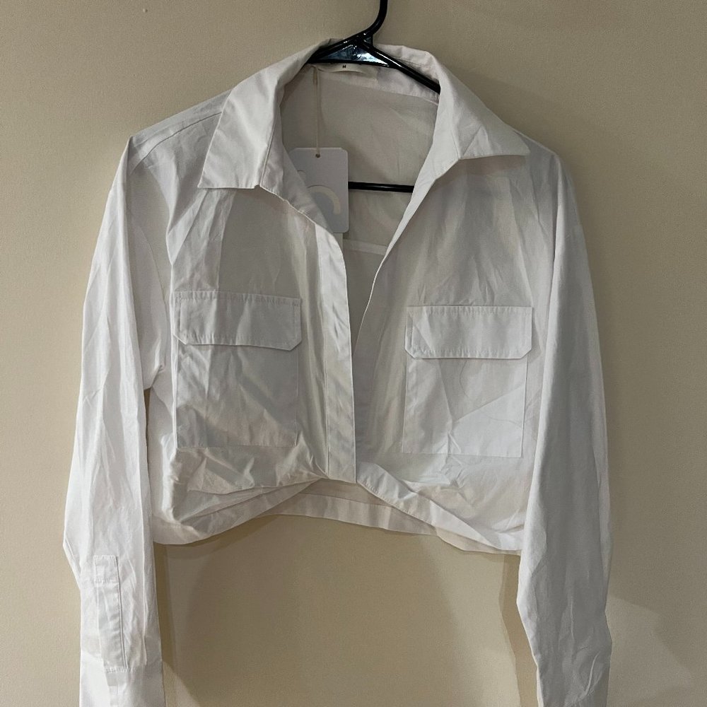 White cropped twist top long sleeve top